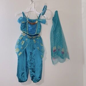 IKALI Jasmine Halloween Costume W/Headband/Necklace/Cape Size 3/4 Worn on legs